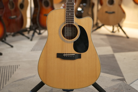 SAGA SF700C 二手9成新