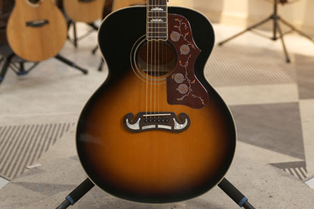 【已售】易普锋J200 二手95新 全单扫弦之王