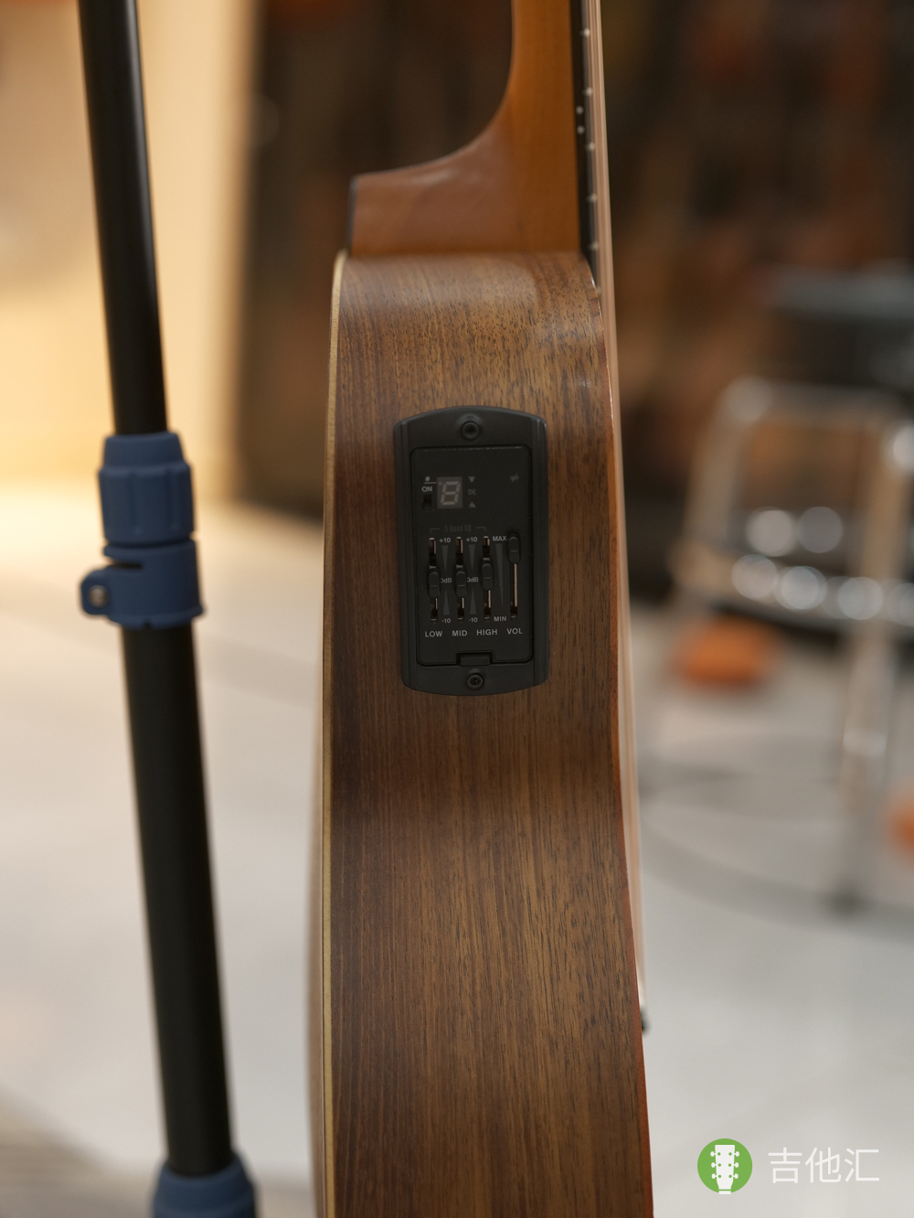 泰勒GSmini EKOA 拾音器实拍图