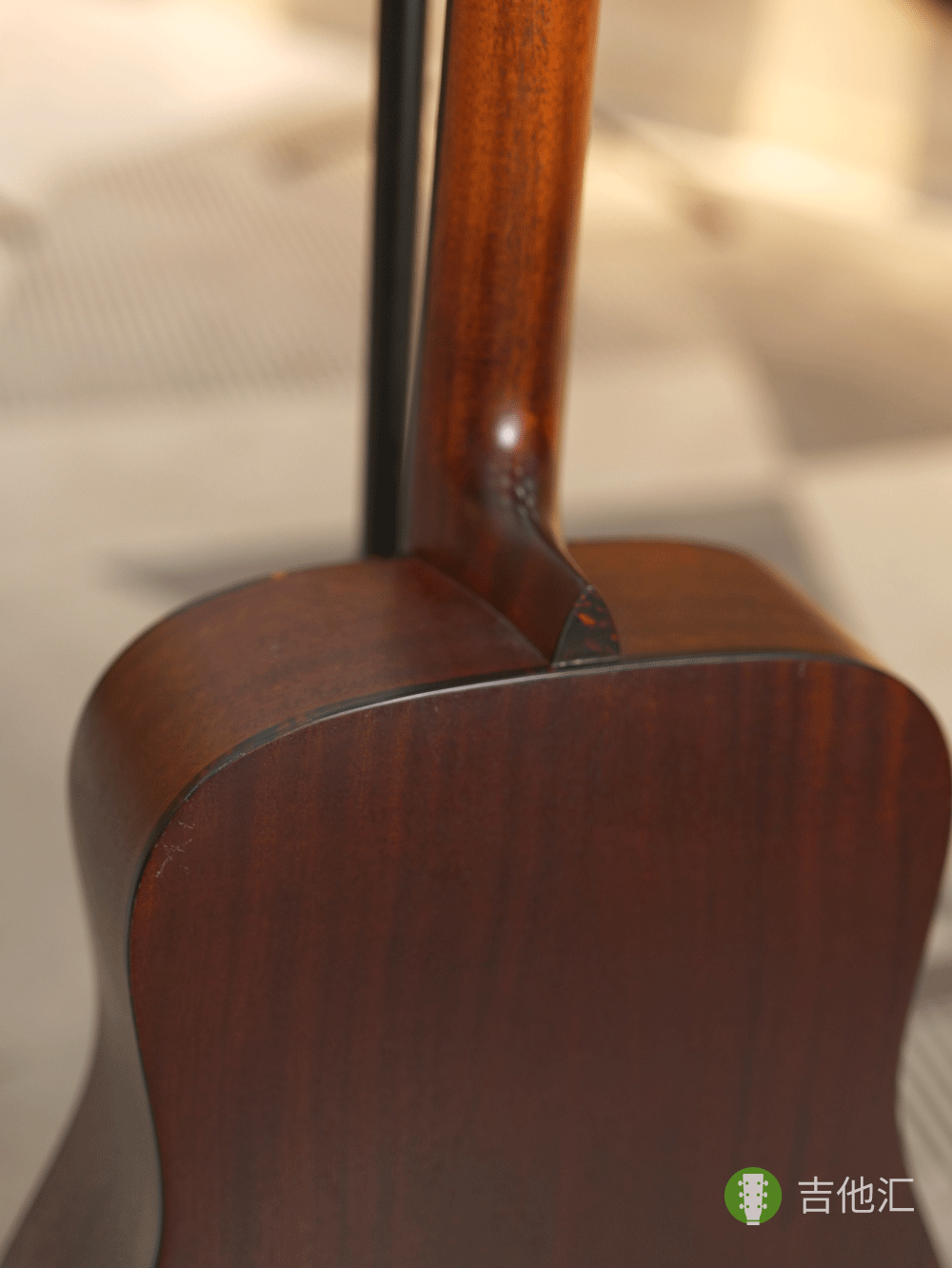 伊斯特曼E1D 琴颈接柄处实拍图