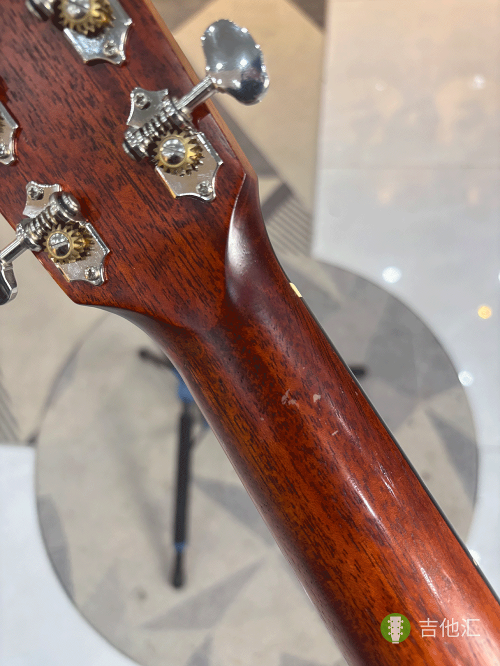 伊斯特曼E1D 琴颈漆面瑕疵实拍图