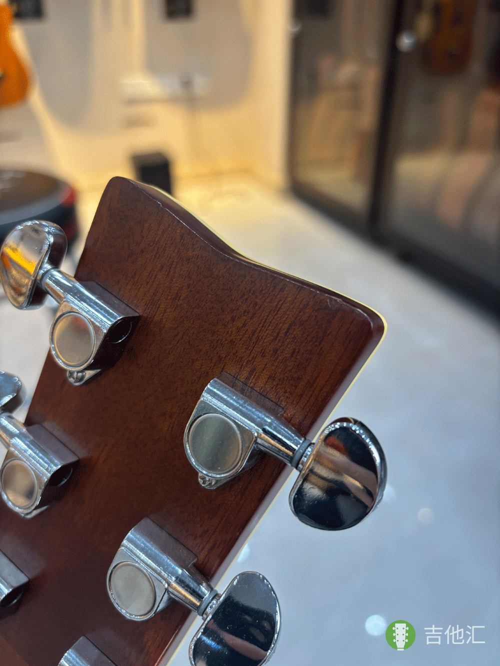 雅马哈FG830 琴头磕碰实拍图