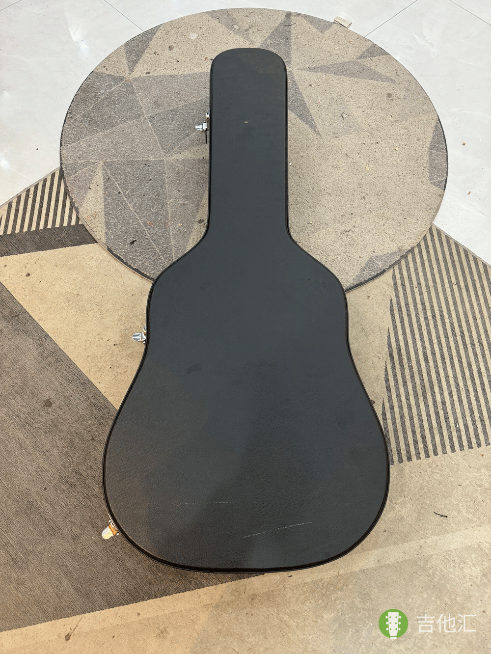 雅马哈FG830 琴盒整体实拍图
