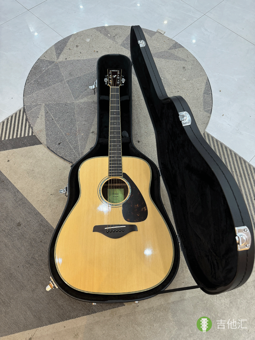 雅马哈FG830 琴盒内部实拍图