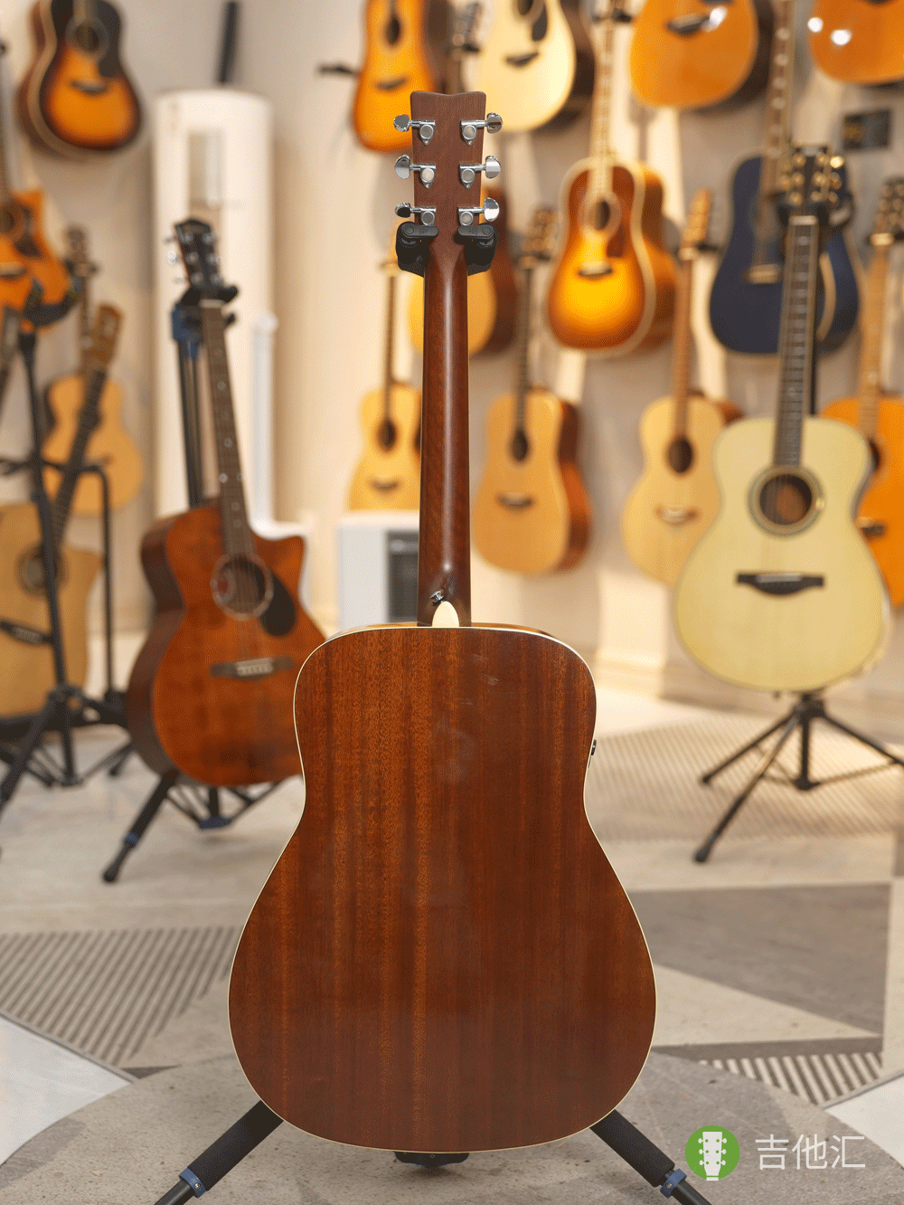 雅马哈FGTA 背面实拍图