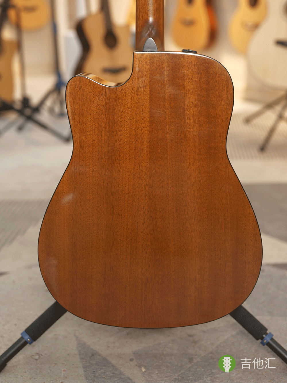 雅马哈FGX800CVN 背板实拍图