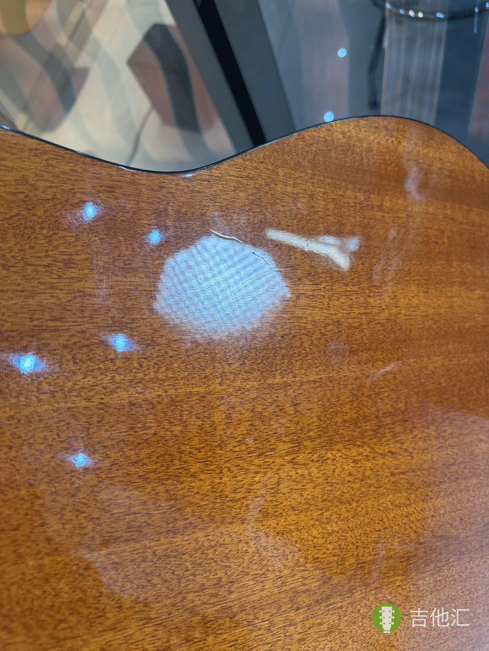 雅马哈FGX800CVN 背板磕碰实拍图