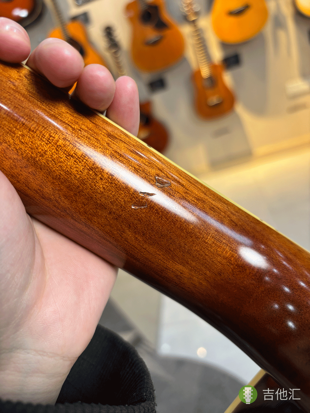 雅马哈FG730S 琴颈磕碰实拍图
