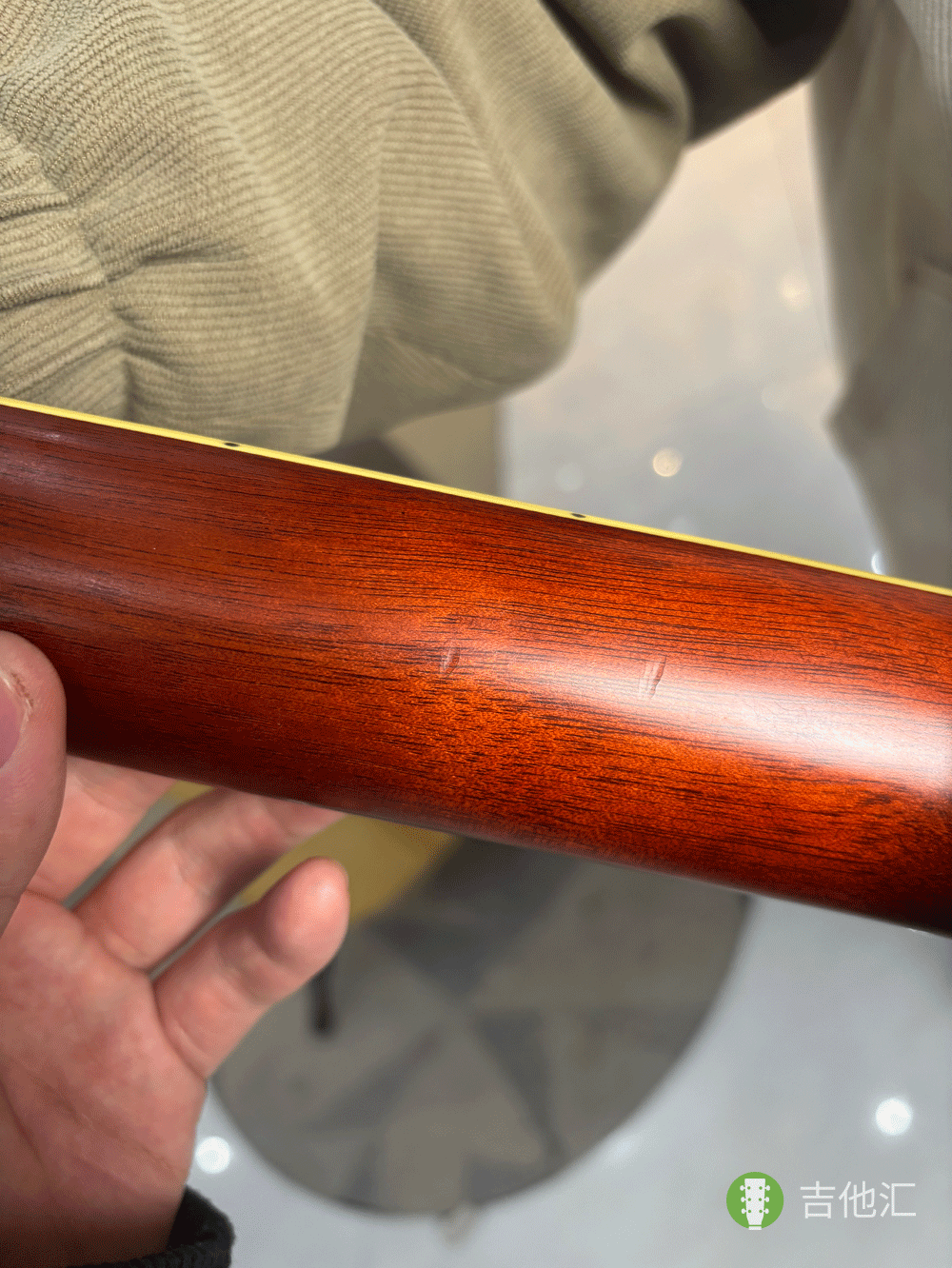 雅马哈FS830 琴颈磕碰实拍图