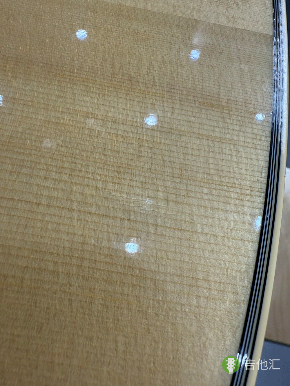 雅马哈LL6 面板磕碰实拍图