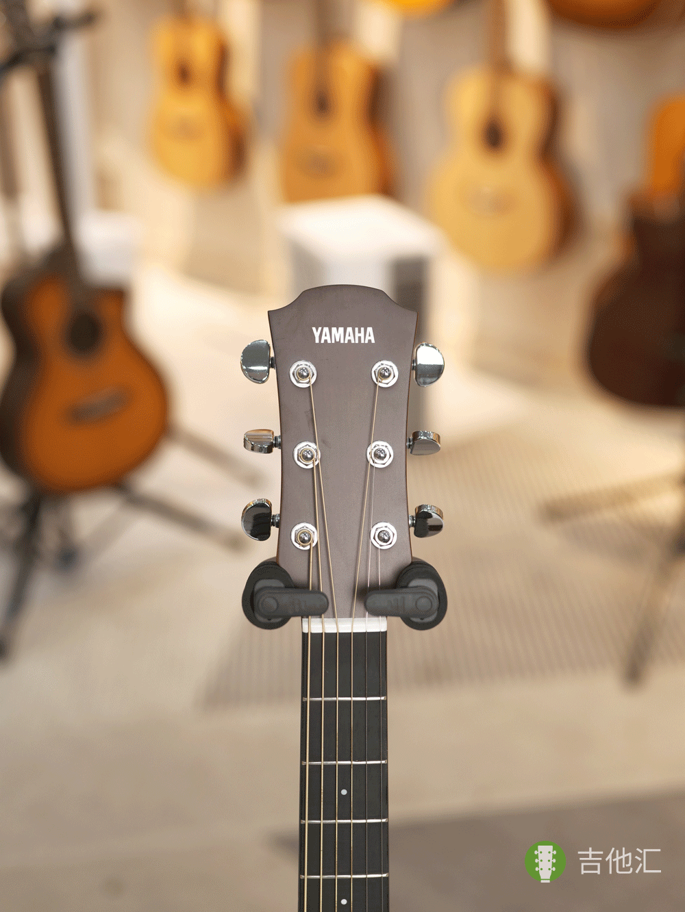 雅马哈A3R 琴头实拍图