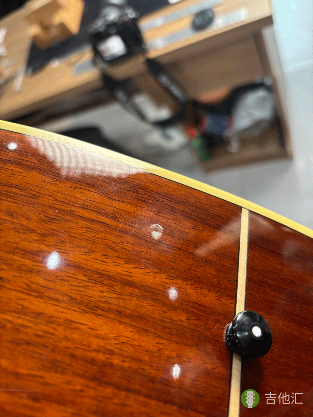 雅马哈FG830 侧板底部磕碰实拍图