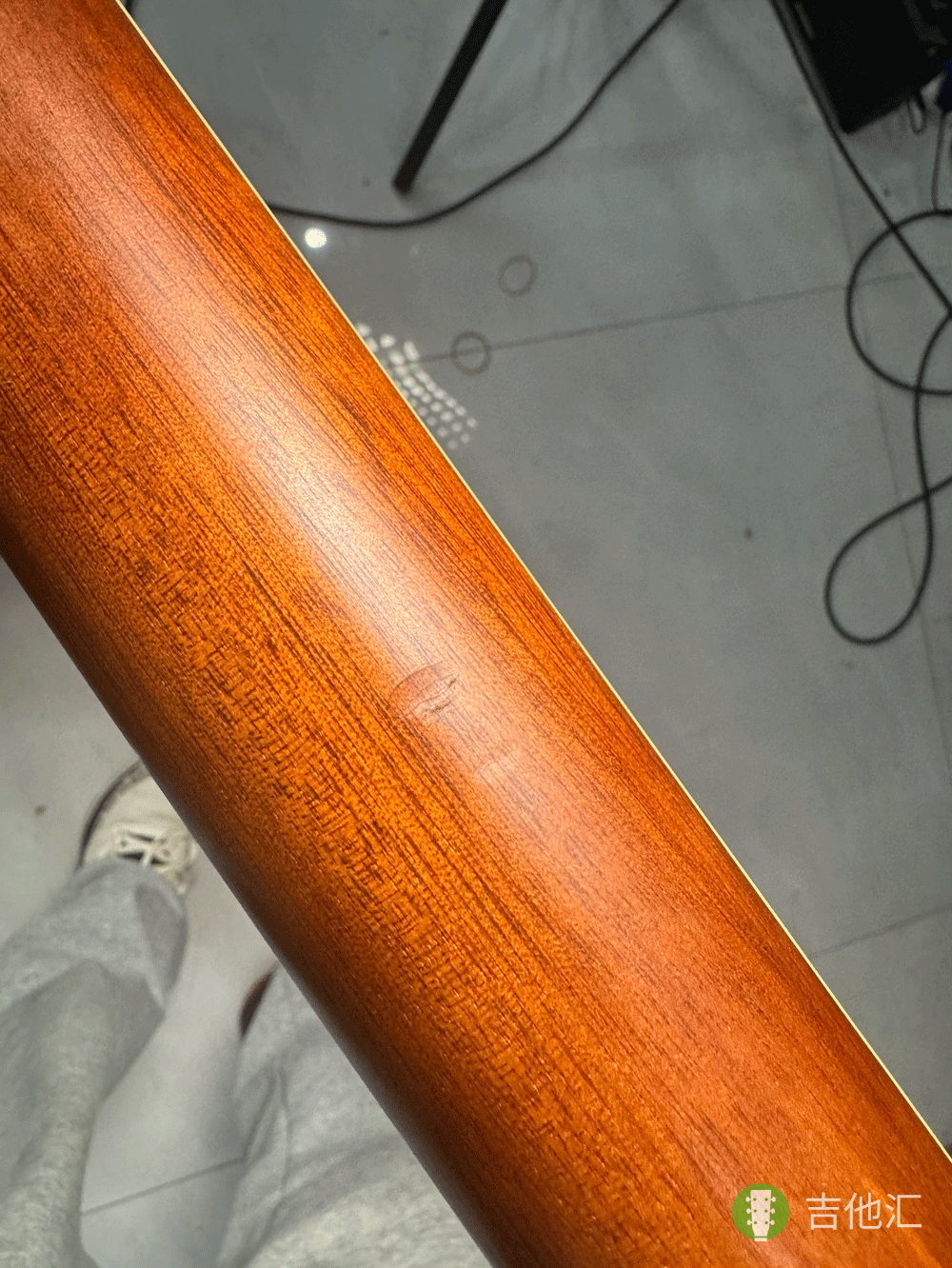 雅马哈FG830 琴颈磕碰实拍图1
