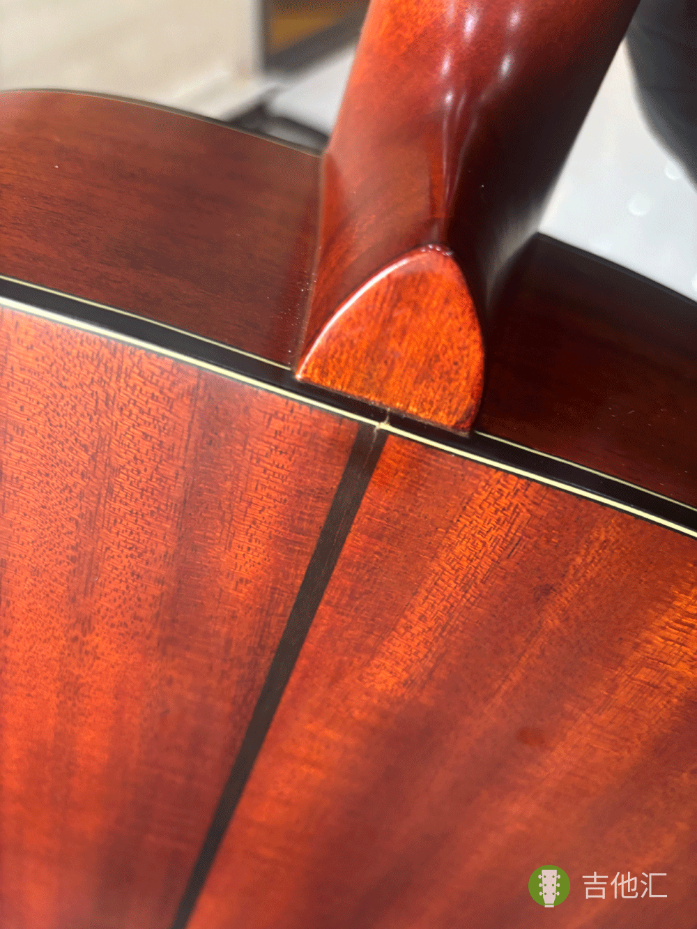 雅马哈FG3 接柄处瑕疵实拍图