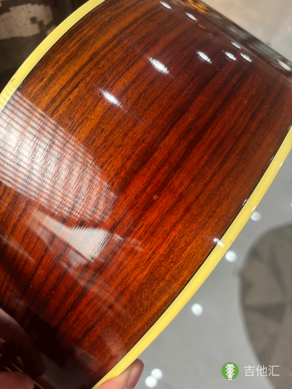 雅马哈FG830 侧板磕碰实拍图2