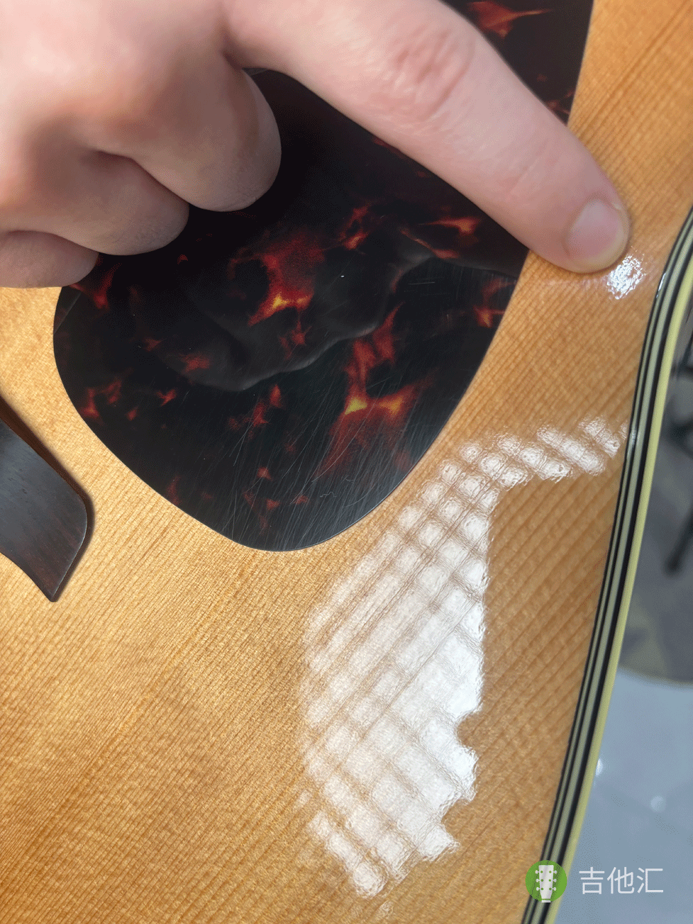 雅马哈FG830 面板磕碰实拍图