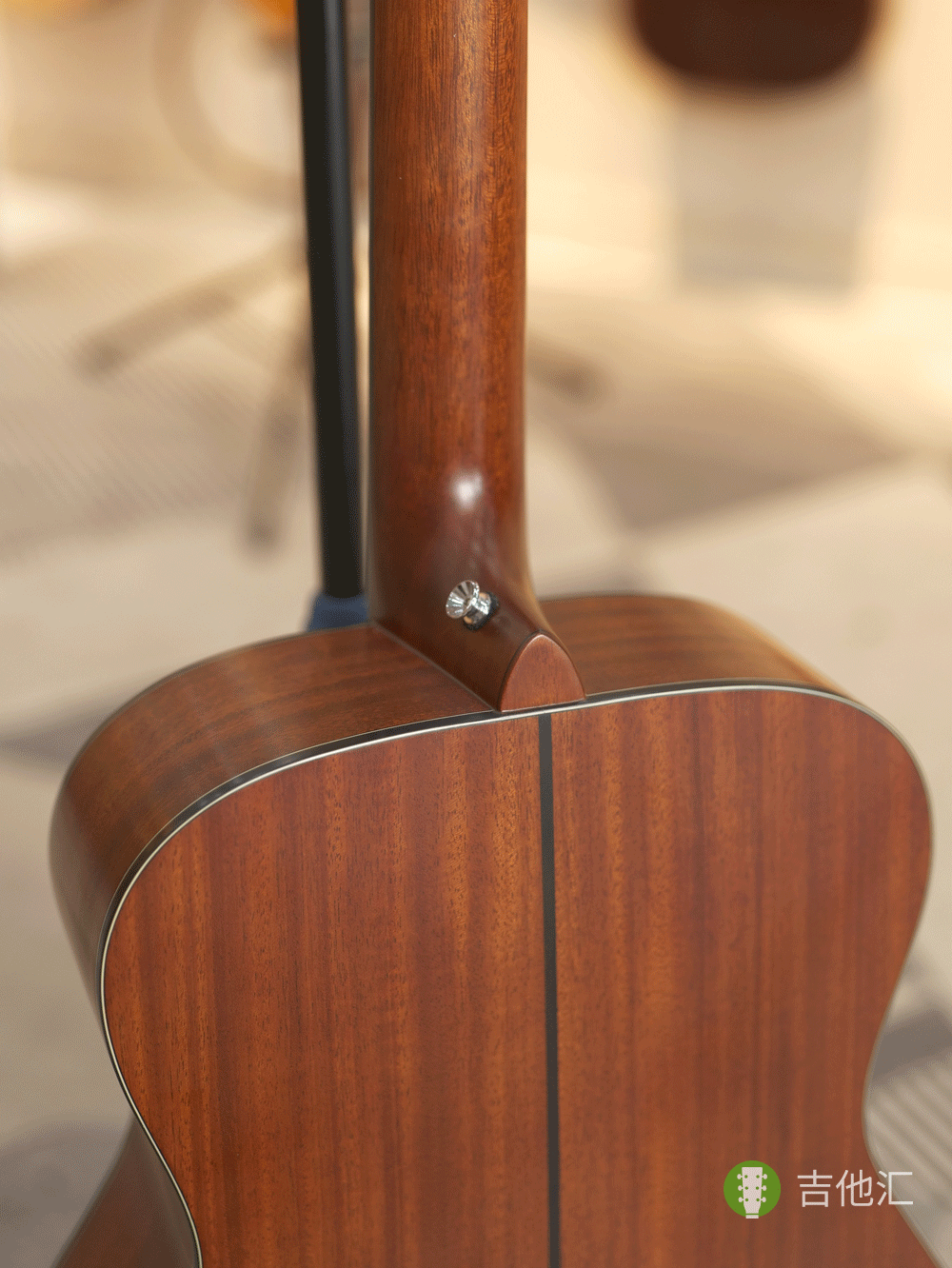 雅马哈FSX3 琴颈接柄处实拍图