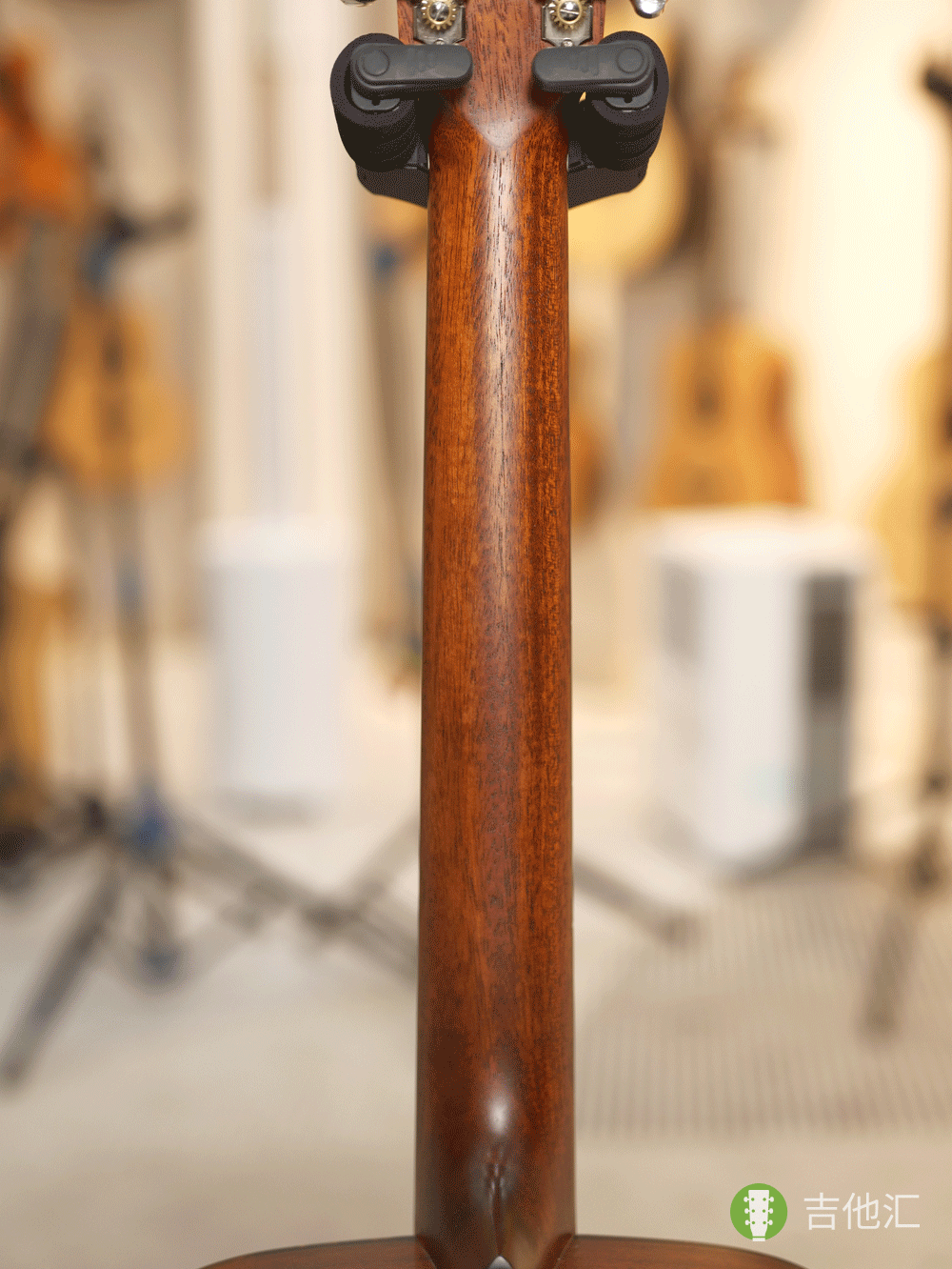 伊斯特曼E1OM 琴颈实拍图