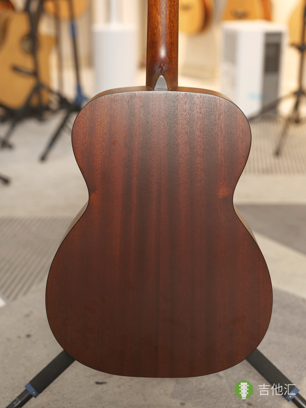 伊斯特曼E1OM 背板实拍图