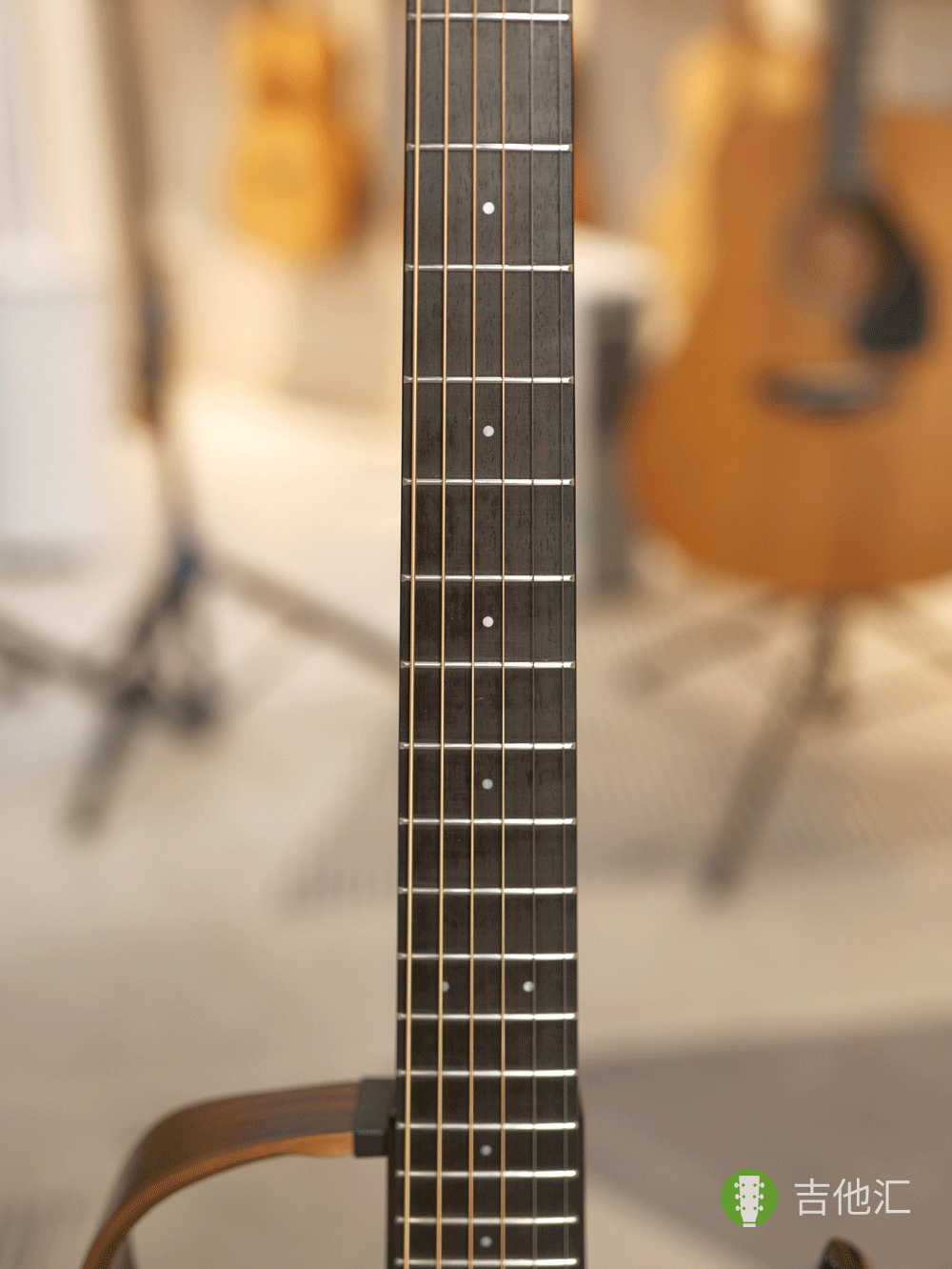 雅马哈SLG200S 指板实拍图