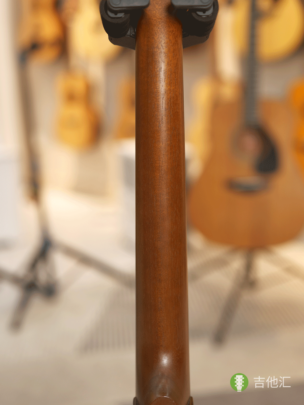 雅马哈SLG200S 琴颈实拍图