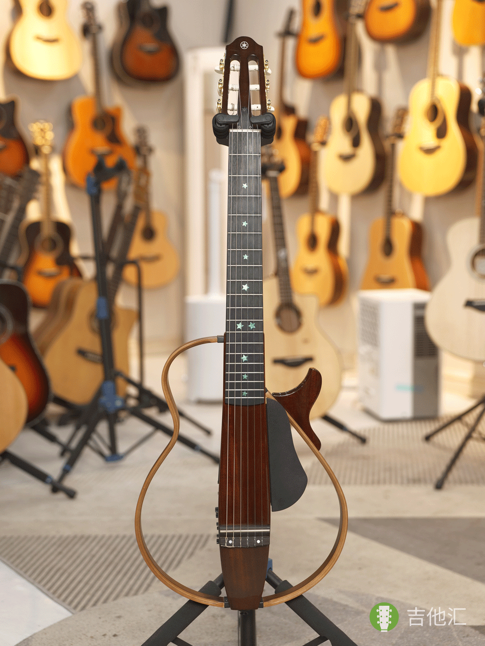 雅马哈SLG200SNW 正面实拍图