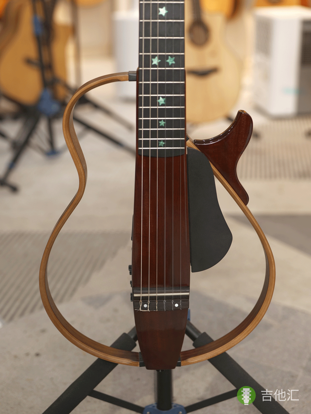 雅马哈SLG200SNW 面板实拍图