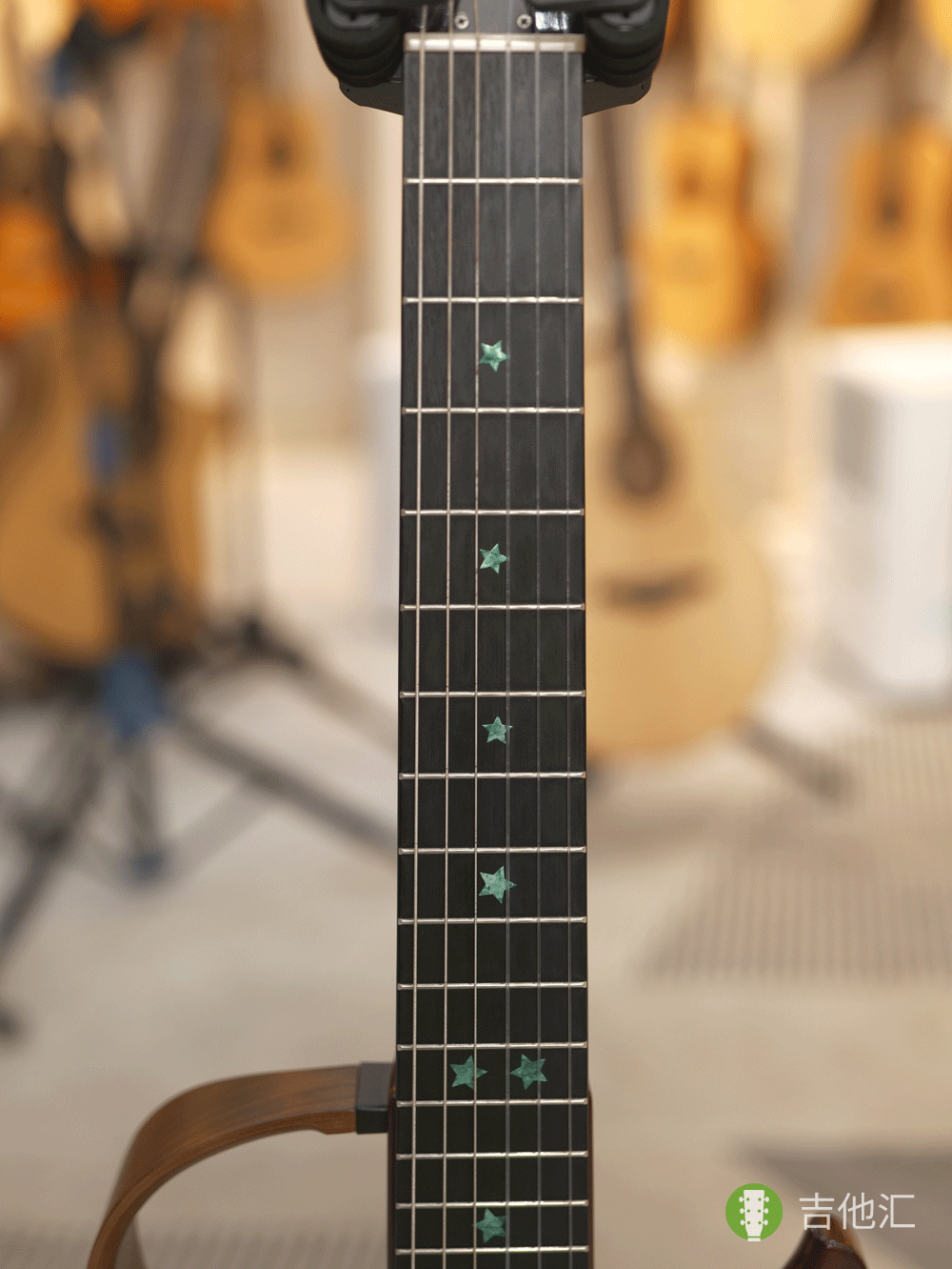 雅马哈SLG200SNW 指板实拍图