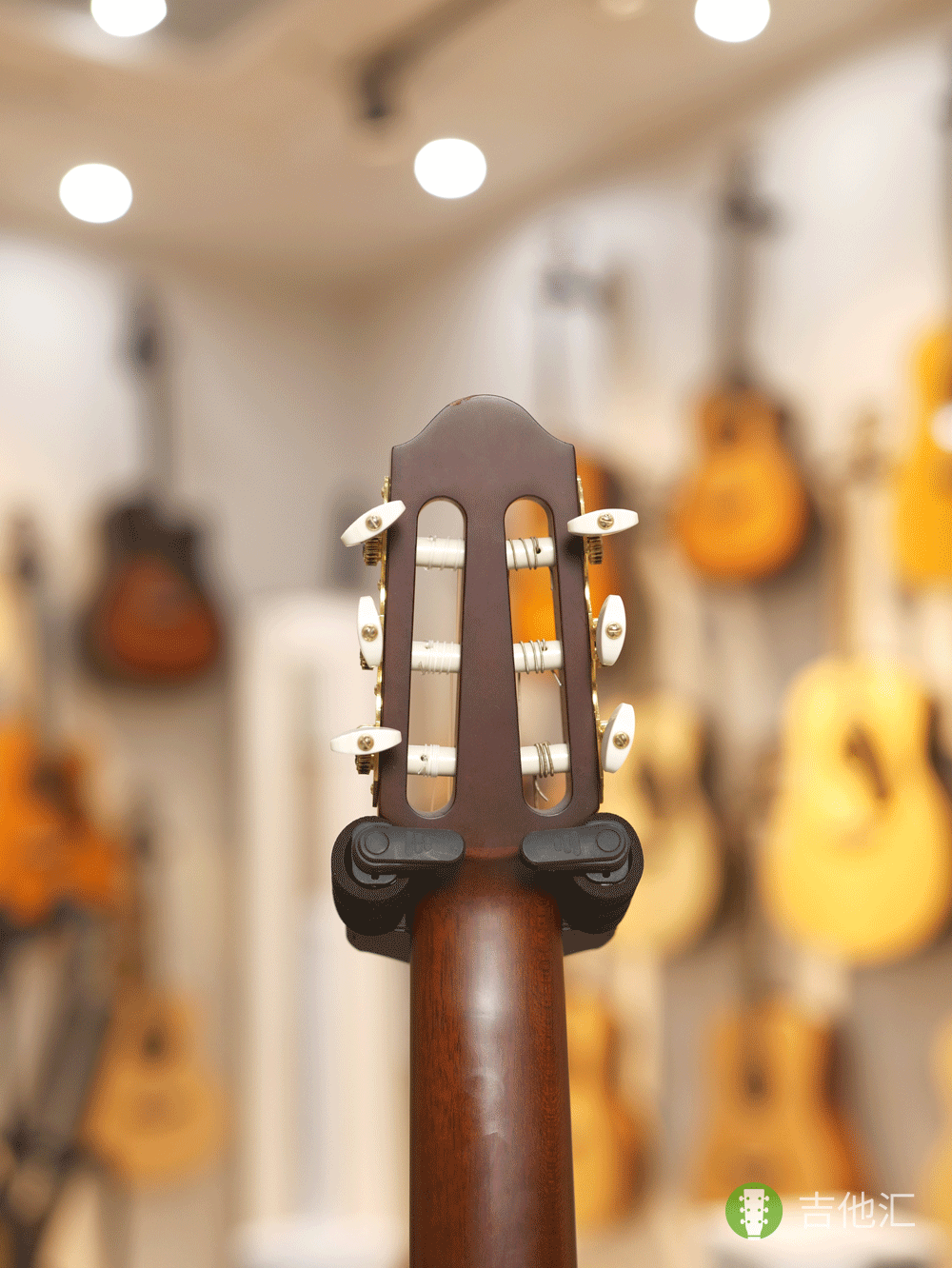 雅马哈SLG200SNW 弦钮实拍图