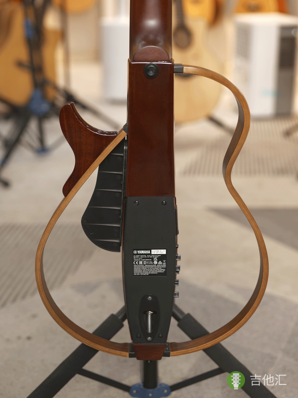 雅马哈SLG200SNW 背板实拍图