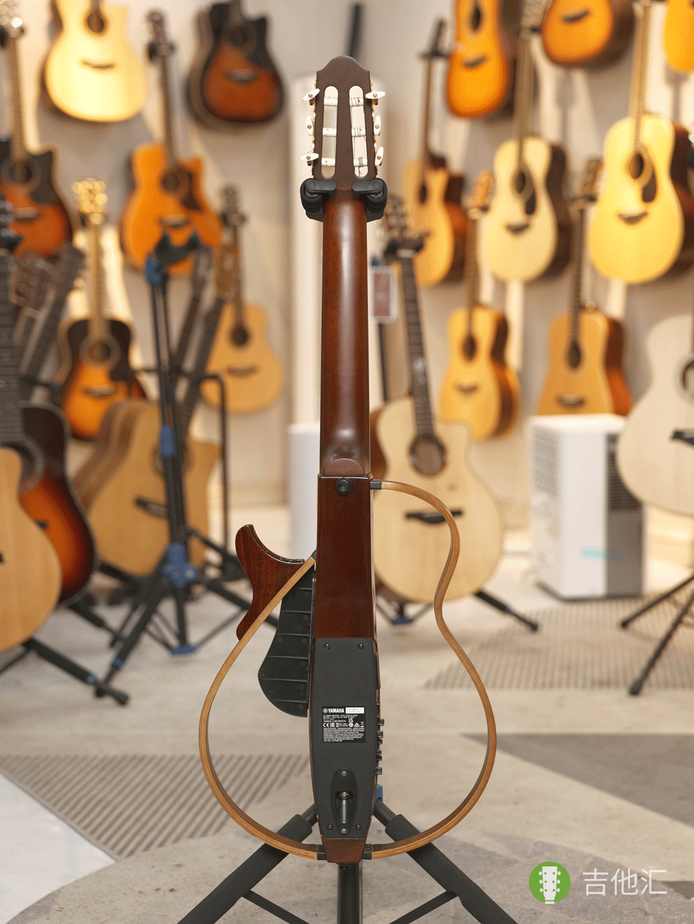 雅马哈SLG200SNW 背面实拍图