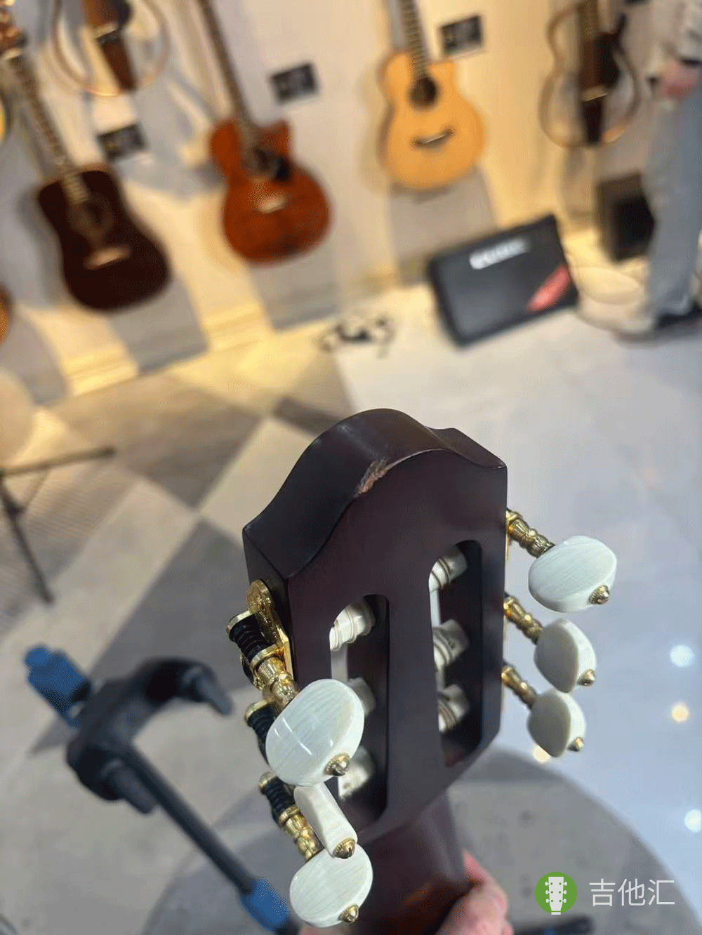 雅马哈SLG200SNW 琴头磕碰实拍图