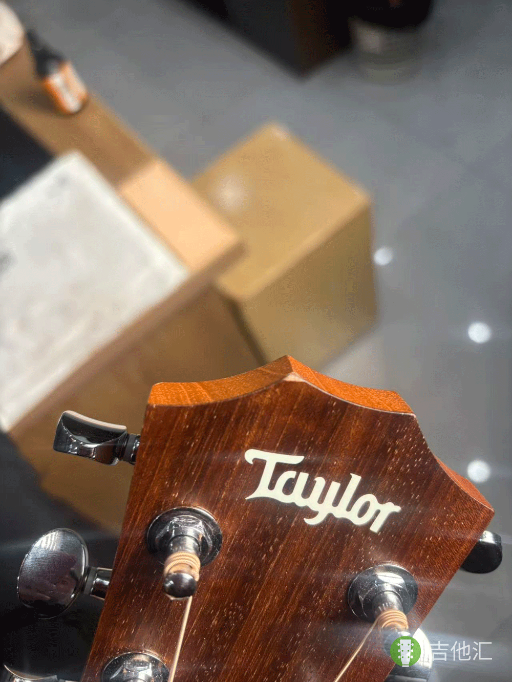泰勒GSmini 琴头磕碰实拍图1