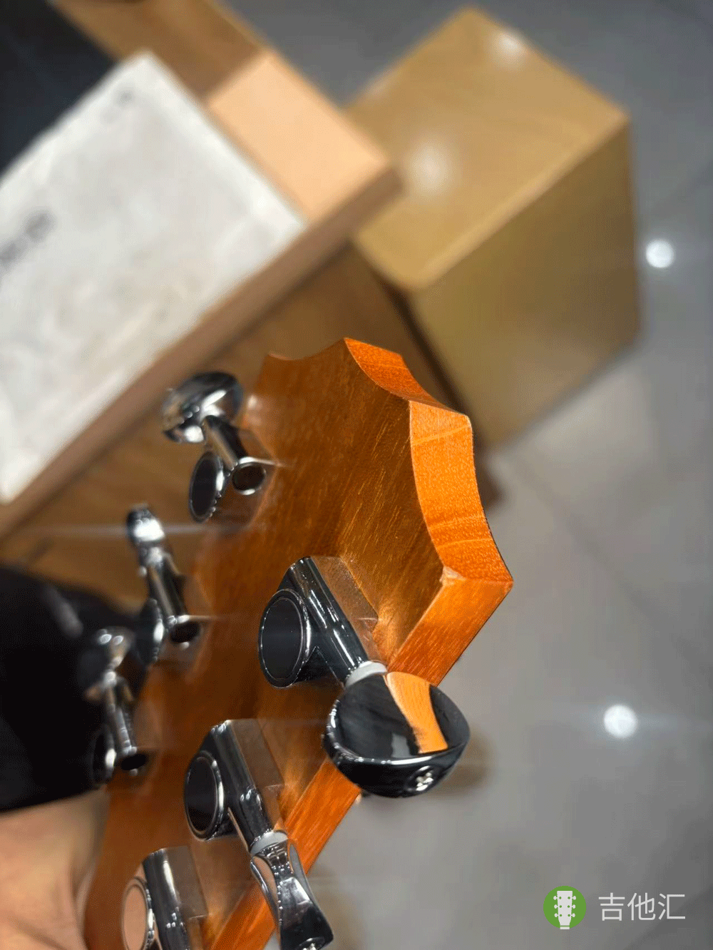 泰勒GSmini 琴头磕碰实拍图2