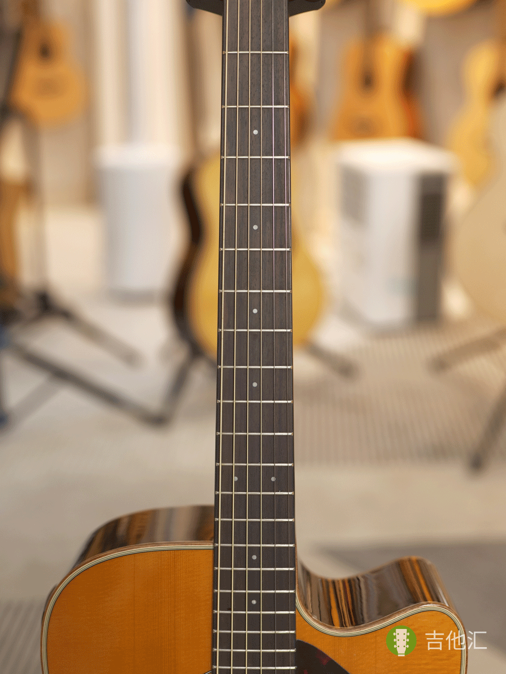 雅马哈A1R 指板实拍图