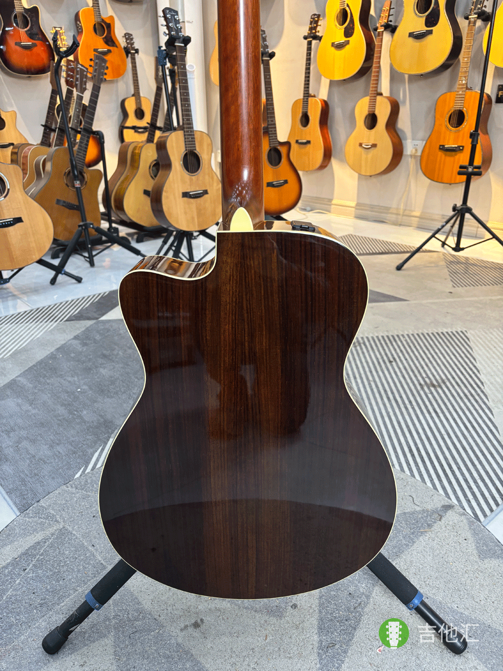 雅马哈FSX830C 背板实拍图