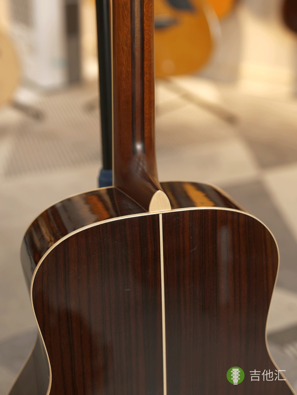 雅马哈LL16 琴颈接柄处实拍图