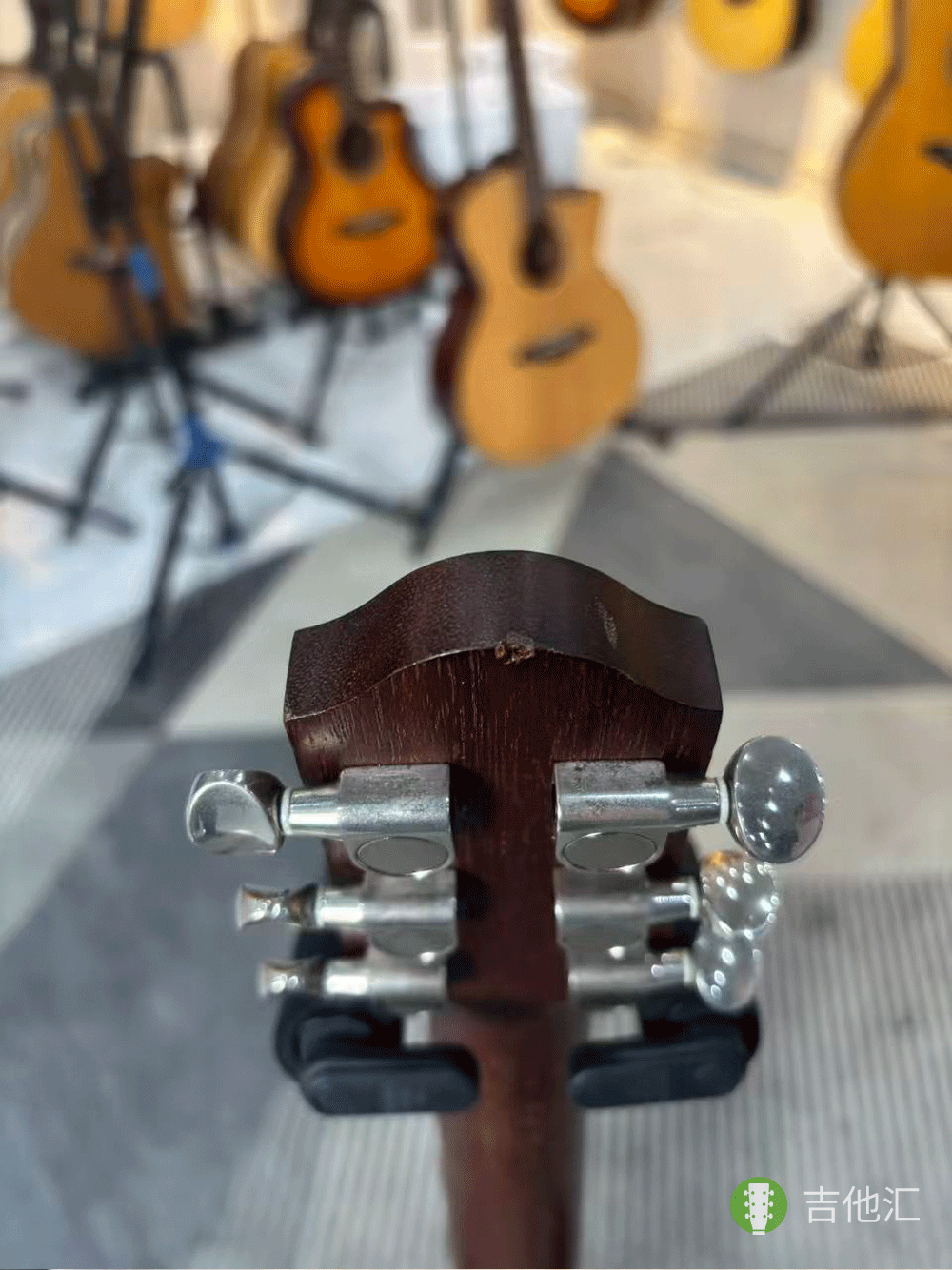 雅马哈SLG200S 琴头磕碰实拍图