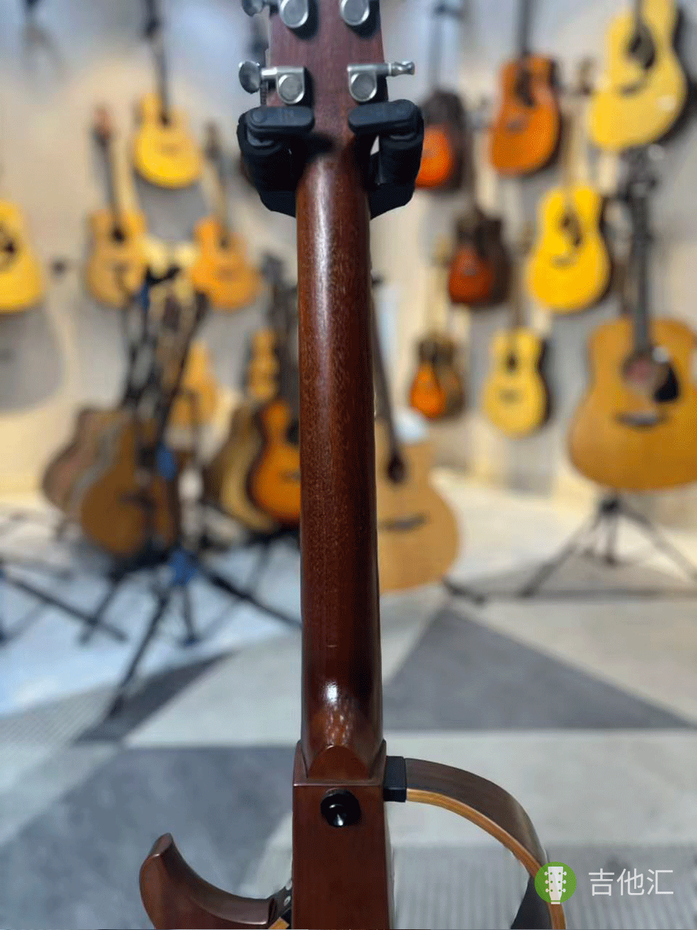 雅马哈SLG200S 琴颈实拍图