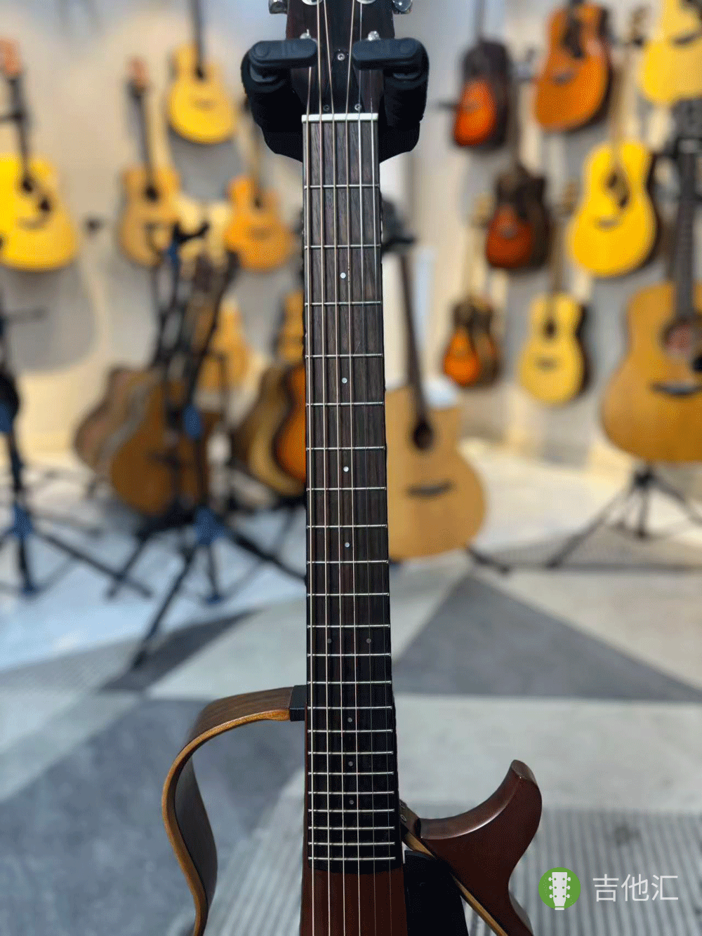 雅马哈SLG200S 指板实拍图