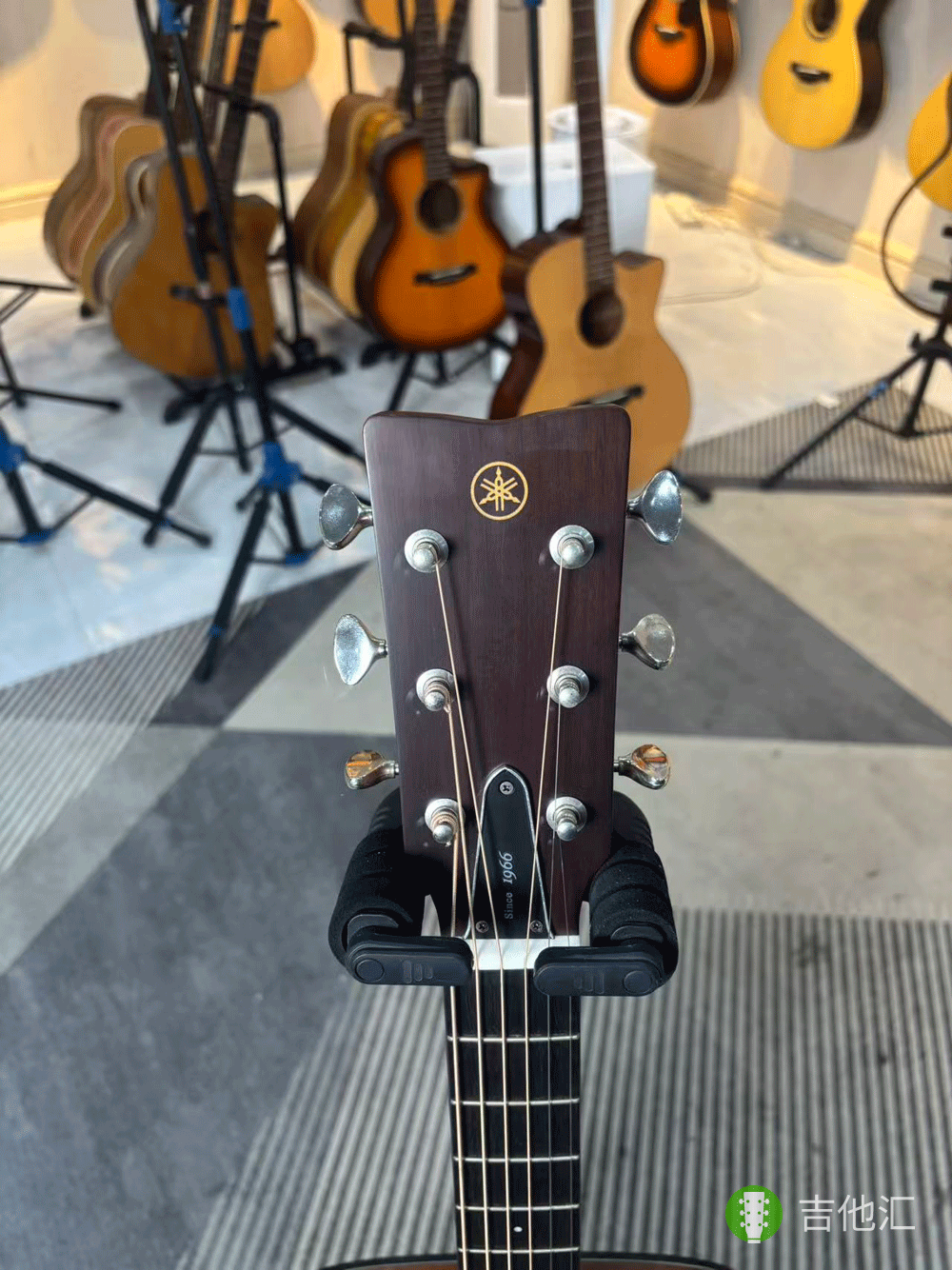 雅马哈FG3 琴头实拍图