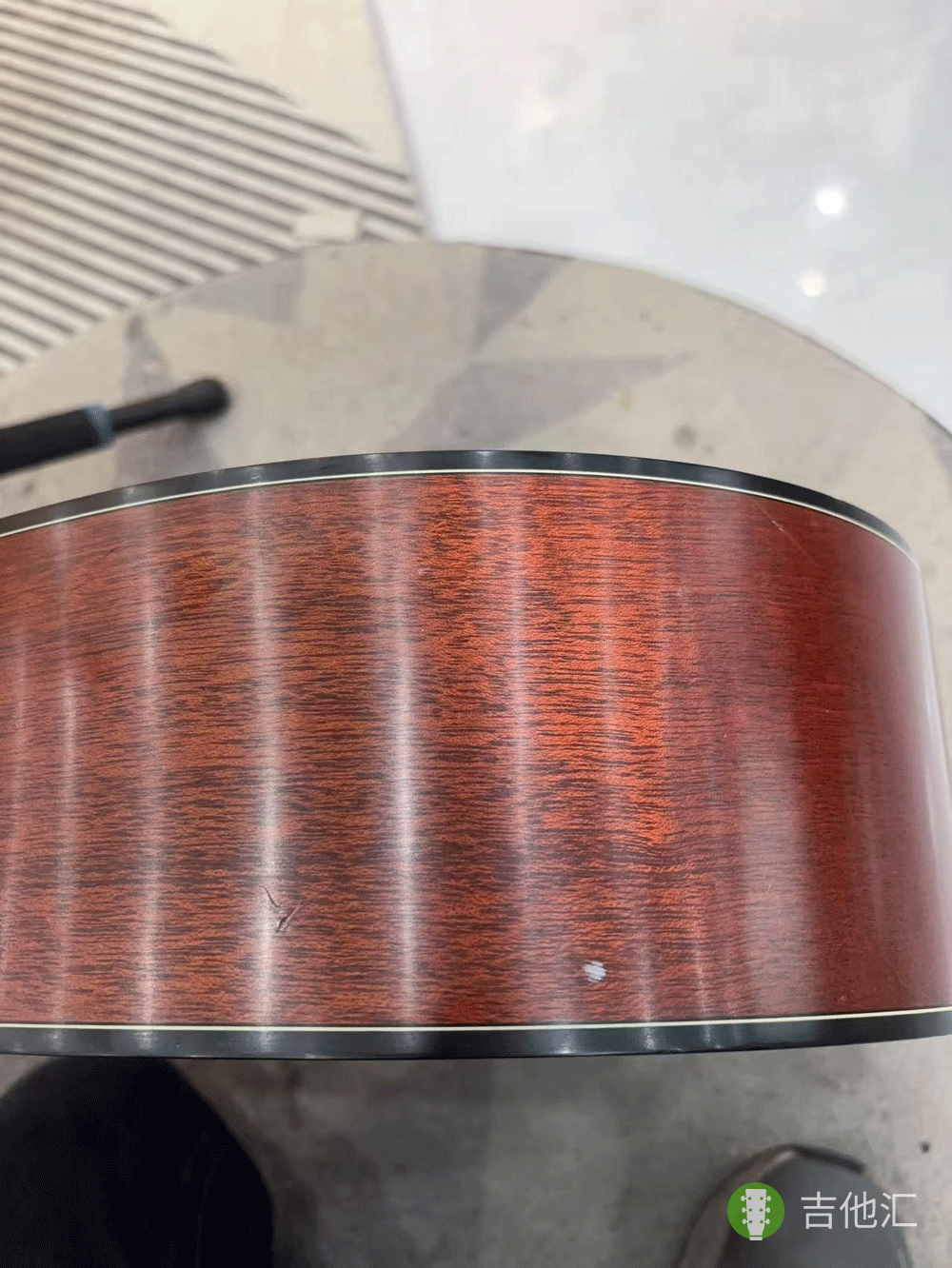 雅马哈FGX3 侧板磕碰实拍图