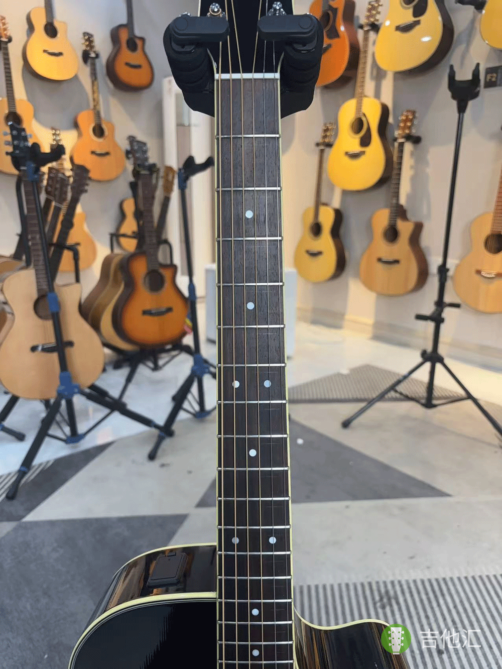 雅马哈APX700II 指板实拍图