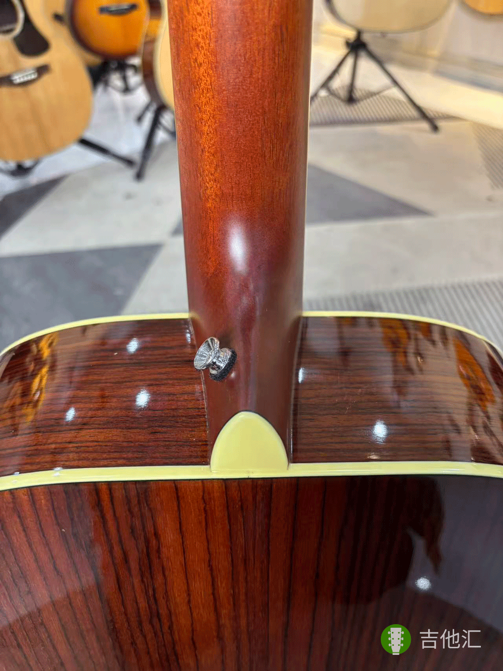 雅马哈FG830 琴颈接柄处实拍图