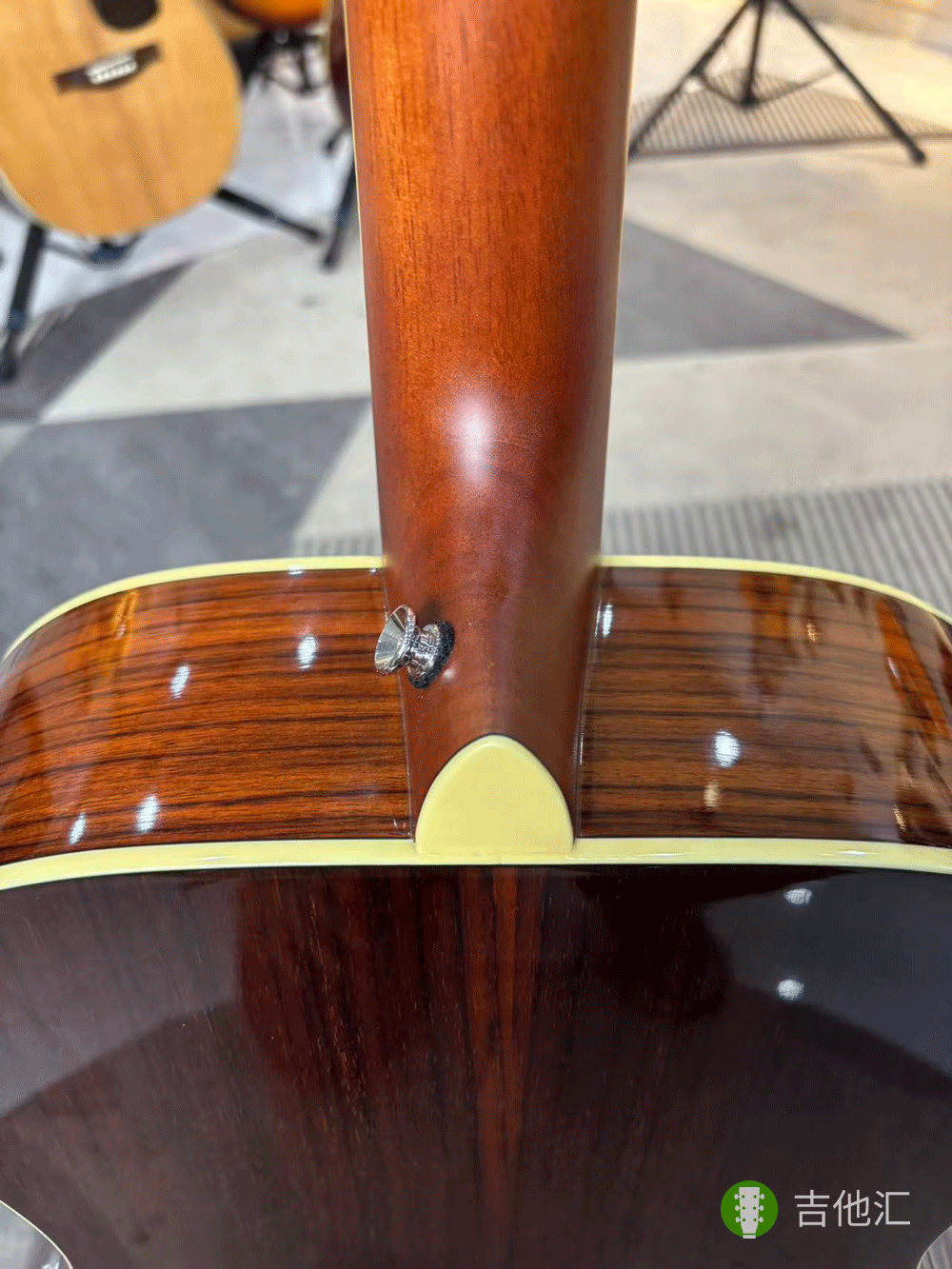 雅马哈FS830 琴颈接柄处实拍图
