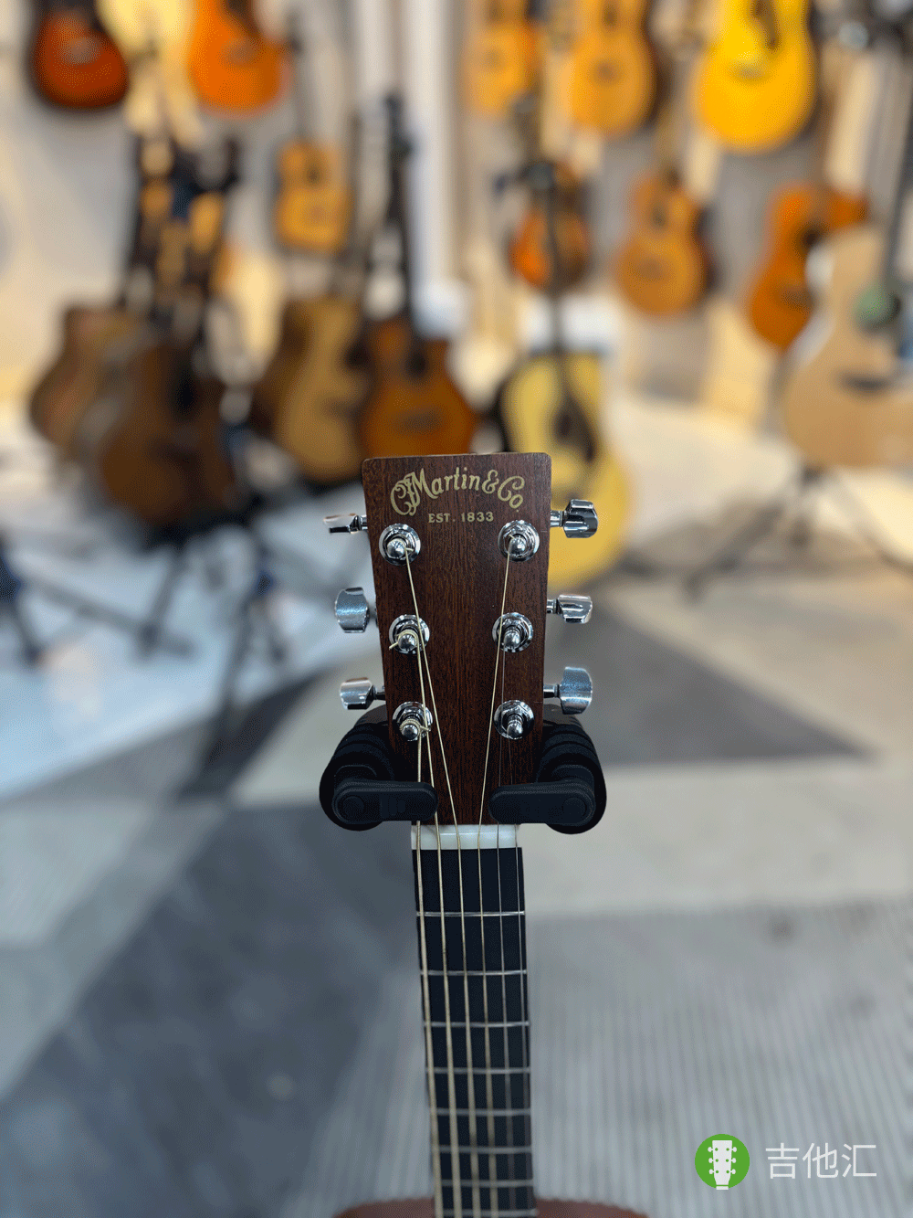 马丁LX1 琴头实拍图
