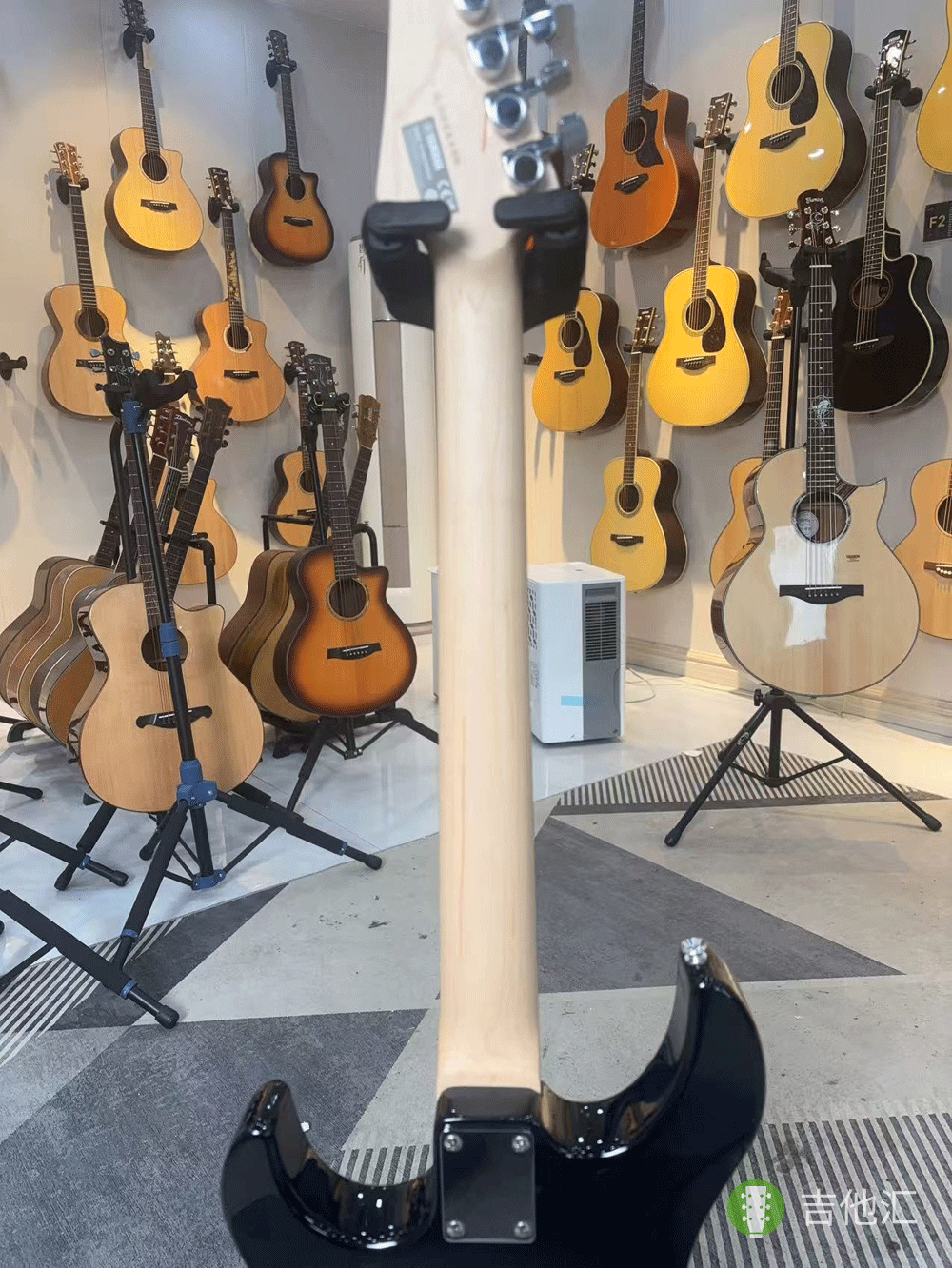 雅马哈PAC212CFM 琴颈实拍图