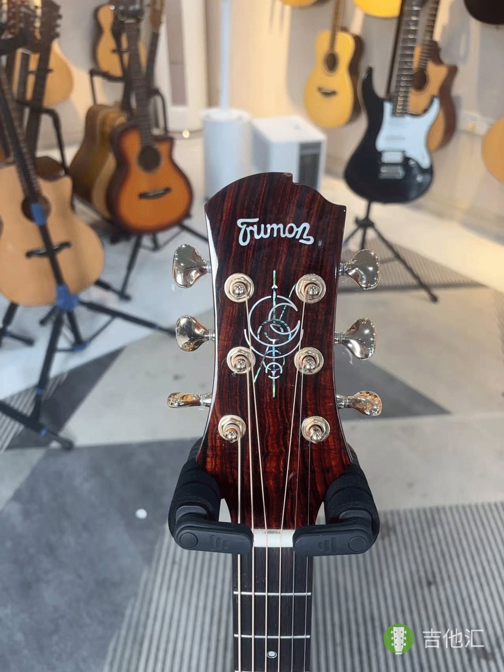 楚门海豚物语TFL1955 琴头实拍图