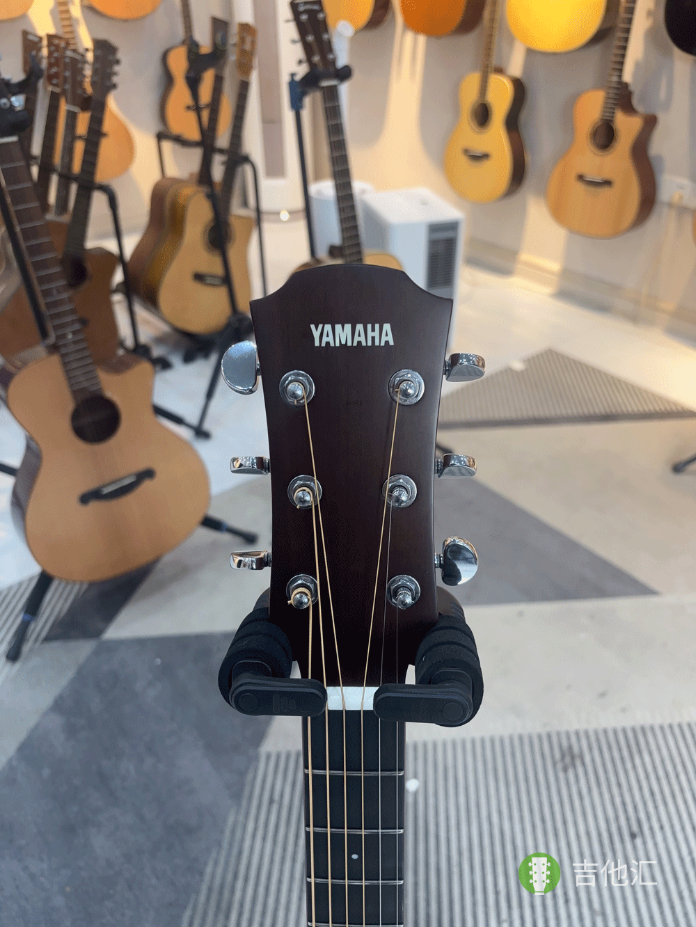 雅马哈AC3R 琴头实拍图