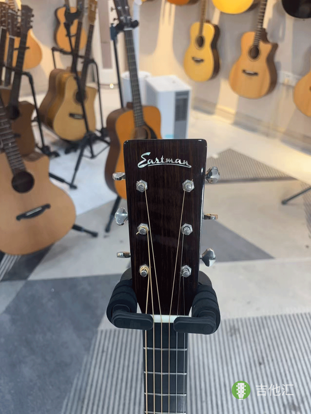 伊斯特曼E20D 琴头实拍图